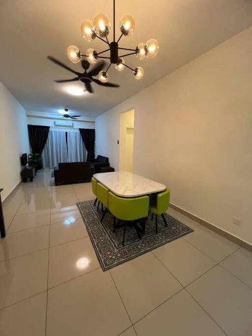 Alstenor Apartment